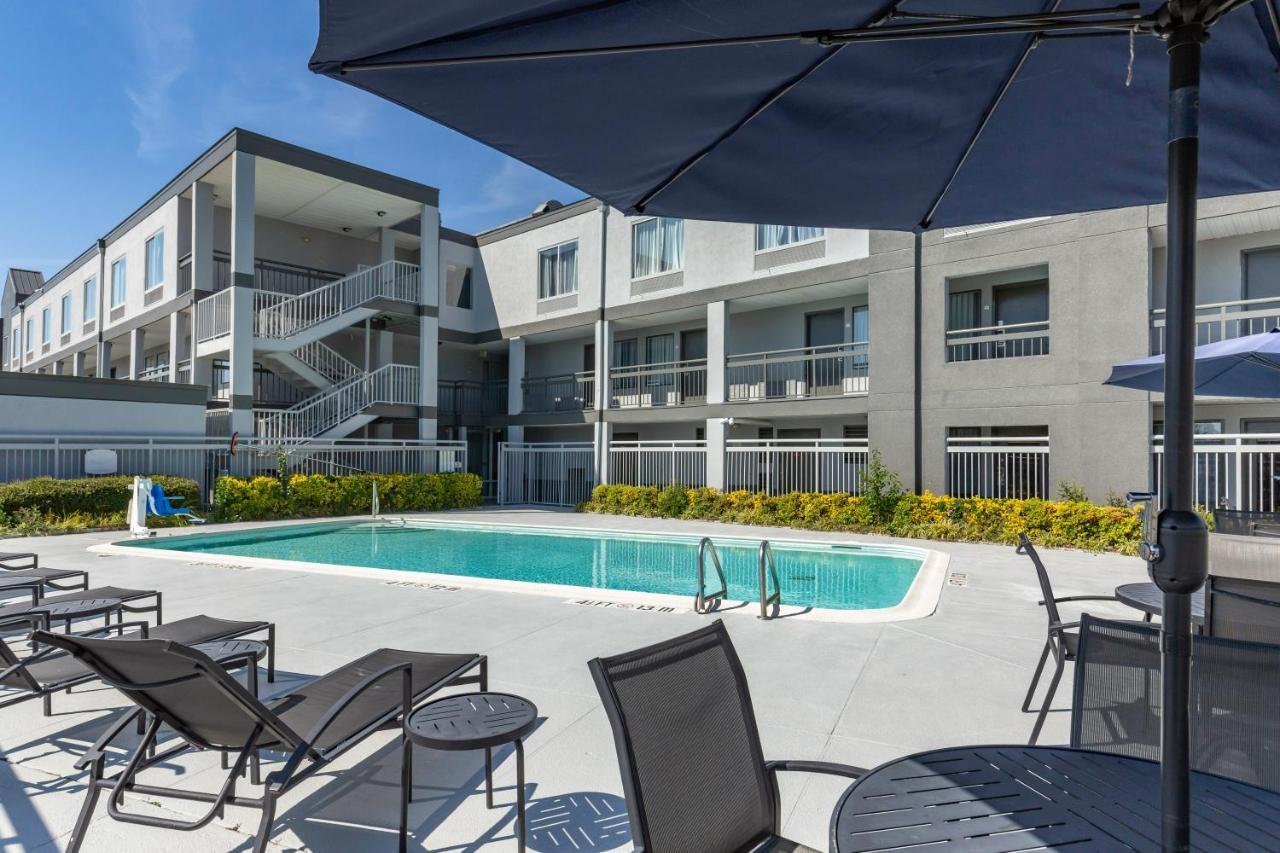 Quality Inn Fayetteville Near Fort Bragg Екстериор снимка