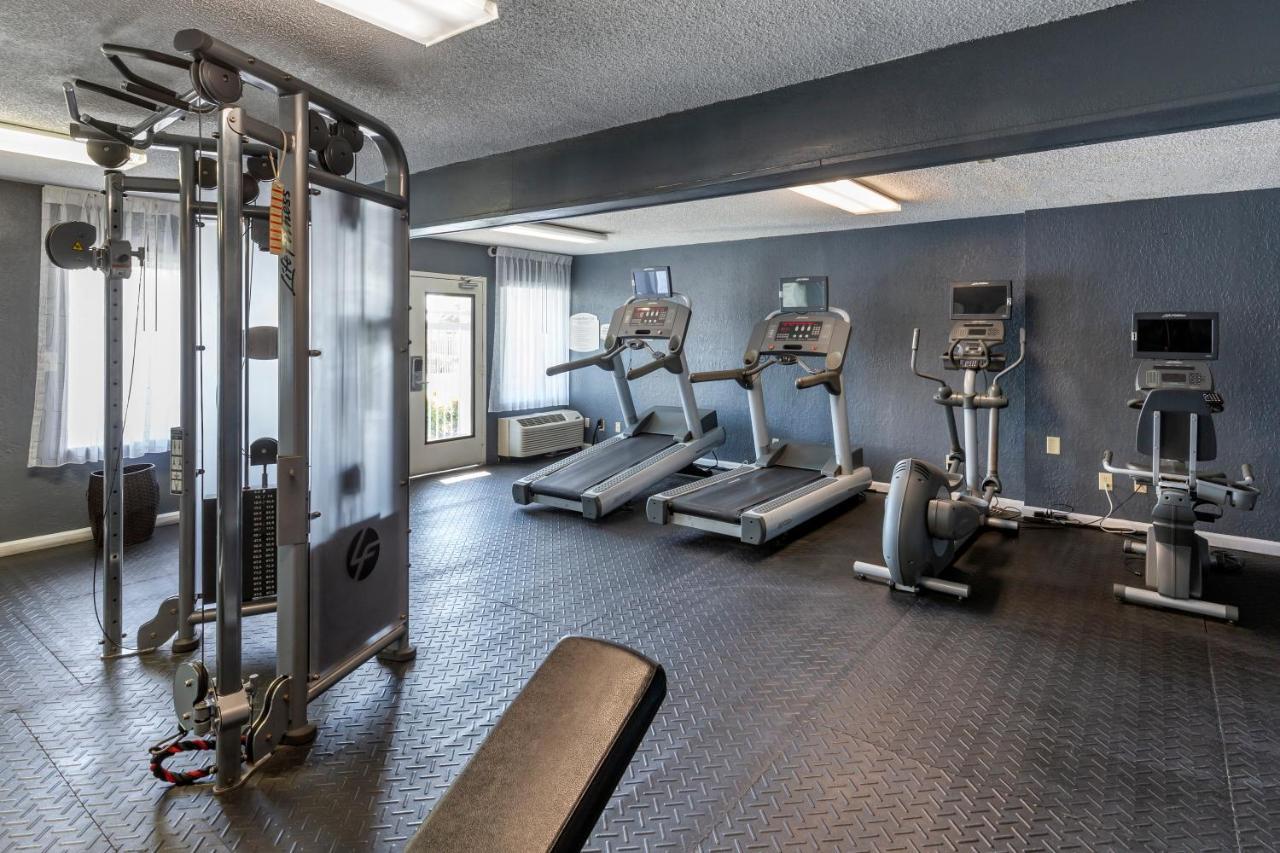 Quality Inn Fayetteville Near Fort Bragg Екстериор снимка