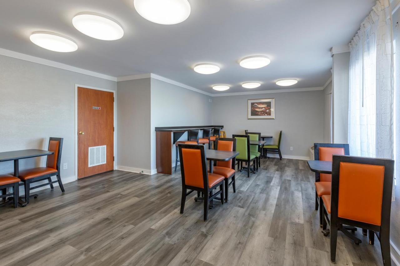 Quality Inn Fayetteville Near Fort Bragg Екстериор снимка