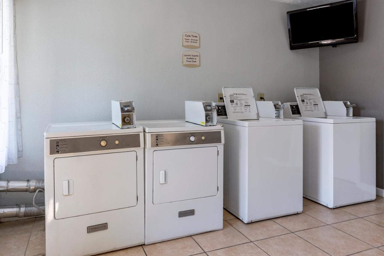 Quality Inn Fayetteville Near Fort Bragg Екстериор снимка