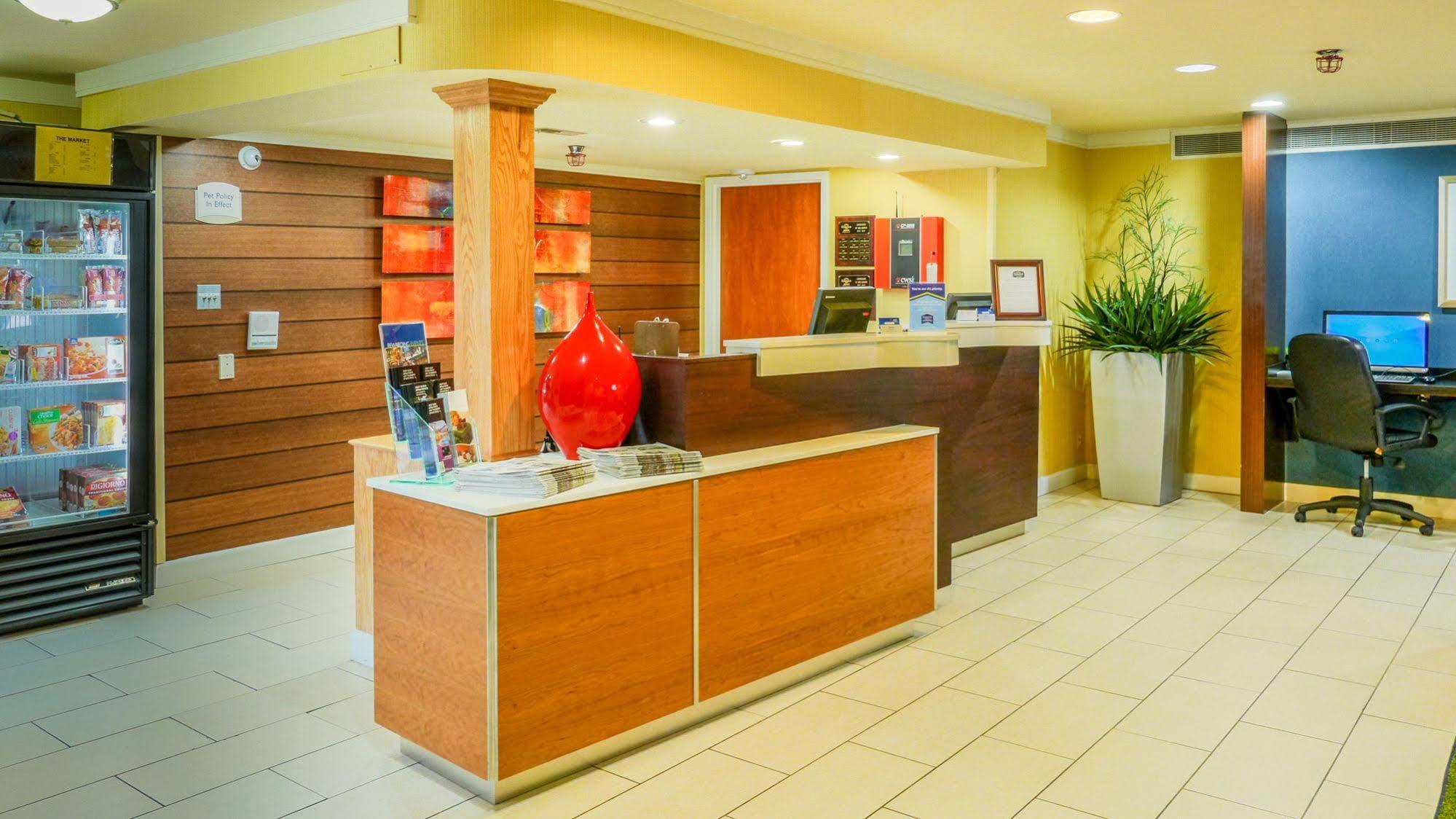 Quality Inn Fayetteville Near Fort Bragg Екстериор снимка