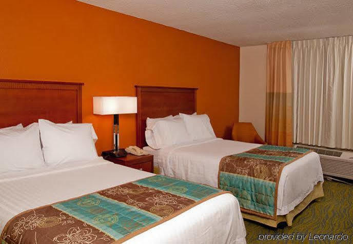 Quality Inn Fayetteville Near Fort Bragg Екстериор снимка